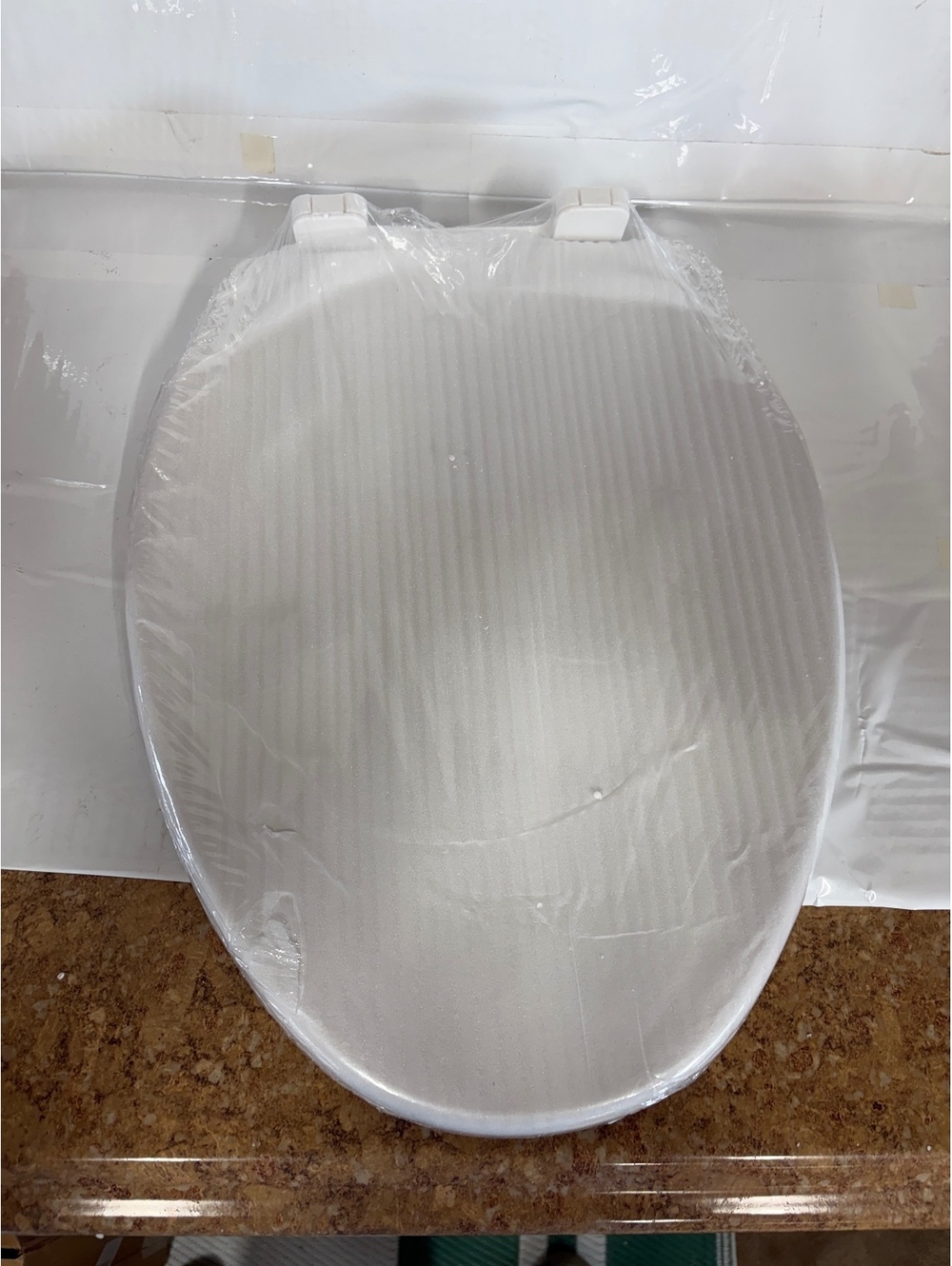 White Adjustable Toilet Seat with Installation Instructions